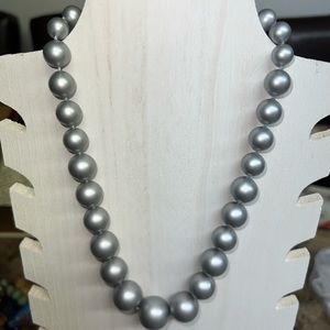 Vintage Avon stamped Costume Silver large graduated Pearls